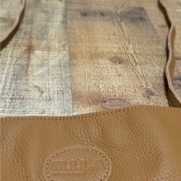 MILA Made In Los Angeles Brown Leather Crossbody
M.I.L.A.'s - Picture 5 of 12